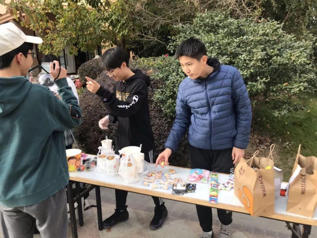 G6-G9 | 爱心义卖,传递温情图片_65535 G6-G9 | 爱心义卖,传递温情图片_65535