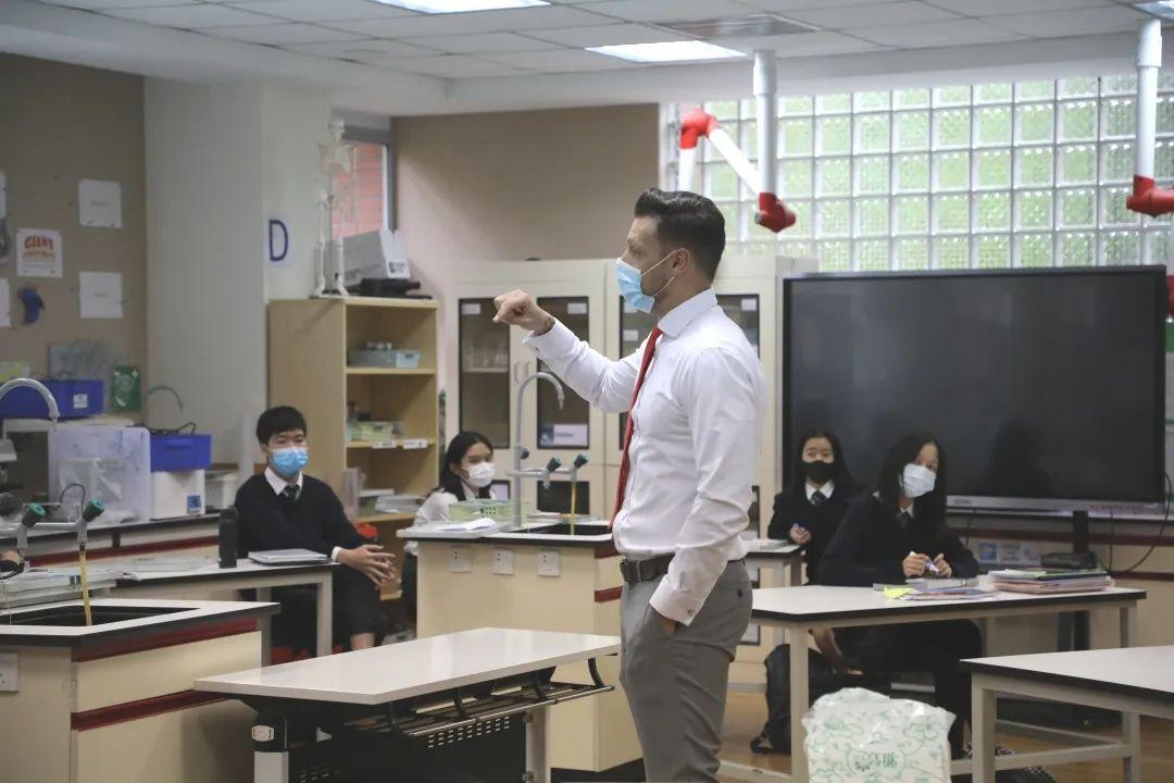 Pao School cheers resumption of classes at Songjiang campus图片_1023