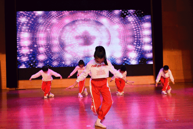 秀才艺,展童真,庆六一 Talent Show Brightens Our Childhood图片_16383 秀才艺,展童真,庆六一 Talent Show Brightens Our Childhood图片_16383