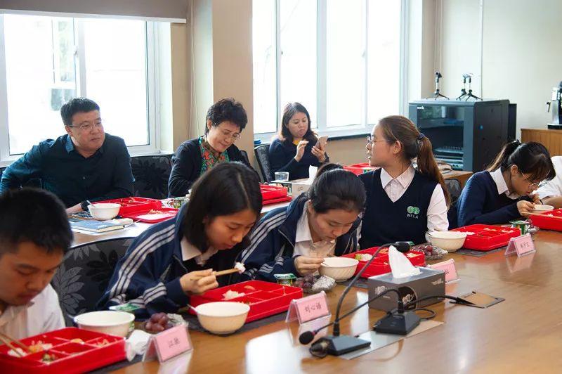 向内发掘   对外探索 ——记“与校长共进午餐” 校长特别奖获奖学生座谈活动图片_4095