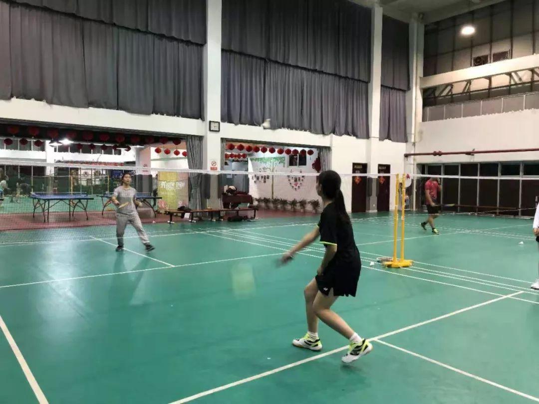 谁羽争锋——记光华剑桥第一届As年级羽毛球赛图片_1023 谁羽争锋——记光华剑桥第一届As年级羽毛球赛图片_1023