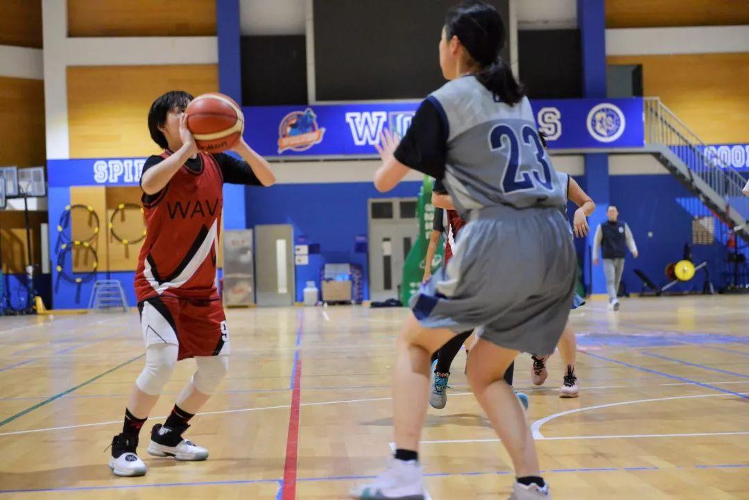巾帼不让须眉 | 上实 vs 协和女篮友谊赛图片_8191 巾帼不让须眉 | 上实 vs 协和女篮友谊赛图片_8191