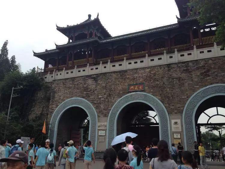别样实践别样情 ——记初中部六年级大别山社会实践图片_4294967295