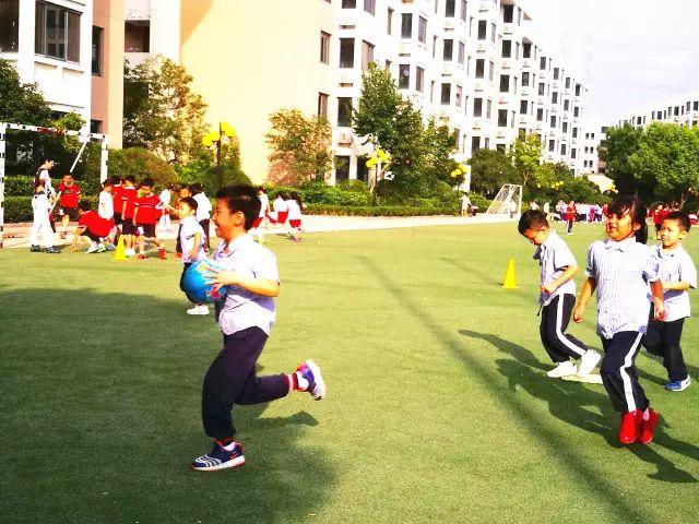 Touching the World Here——国际部PYP社团一览图片_576460752303423487
