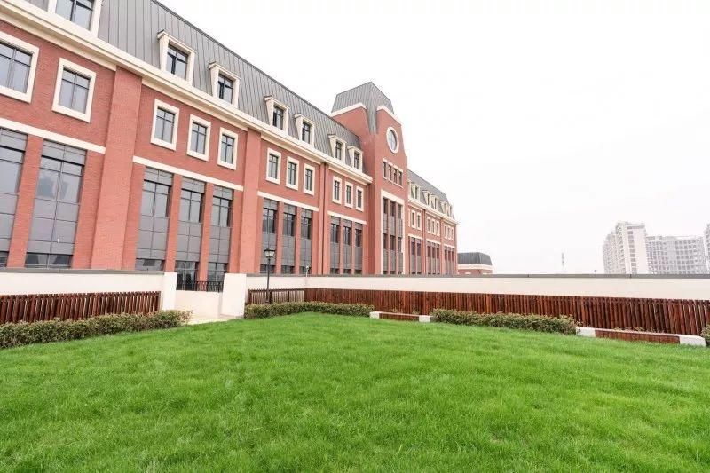 Countdown to opening day: Huili School makes final preparations图片_255