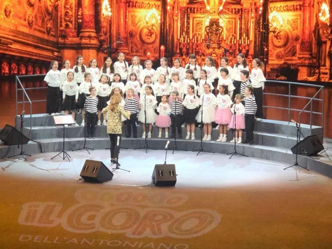 上海市实验学校国际部同学首次出演意大利安东尼亚诺小合唱团新年演唱会获得圆满成功图片_1023 上海市实验学校国际部同学首次出演意大利安东尼亚诺小合唱团新年演唱会获得圆满成功图片_1023