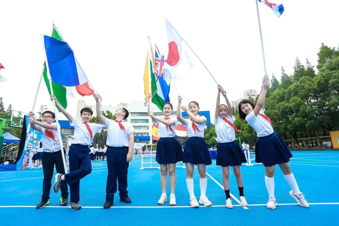 预见未来的自己——世外小学双语部五年级毕业典礼图片_72057594037927935