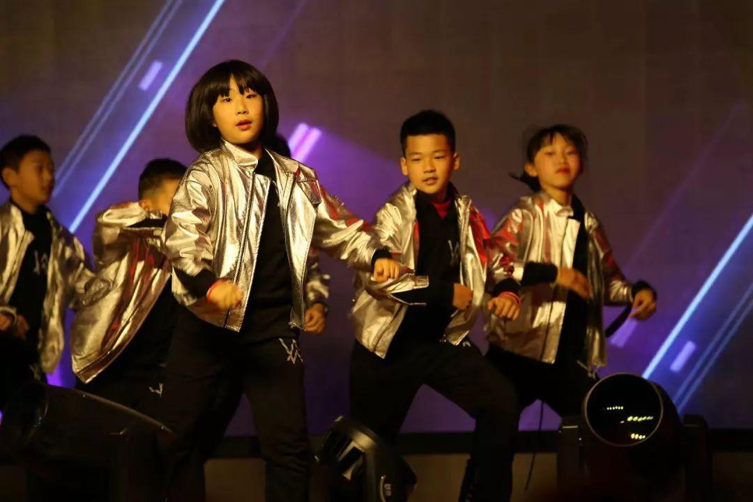 世外小学2019年"倾听音乐的心声”主题迎新活动图片_28269553036454149273332760011886696253239742350009903329945699220681916415 世外小学2019年"倾听音乐的心声”主题迎新活动图片_28269553036454149273332760011886696253239742350009903329945699220681916415