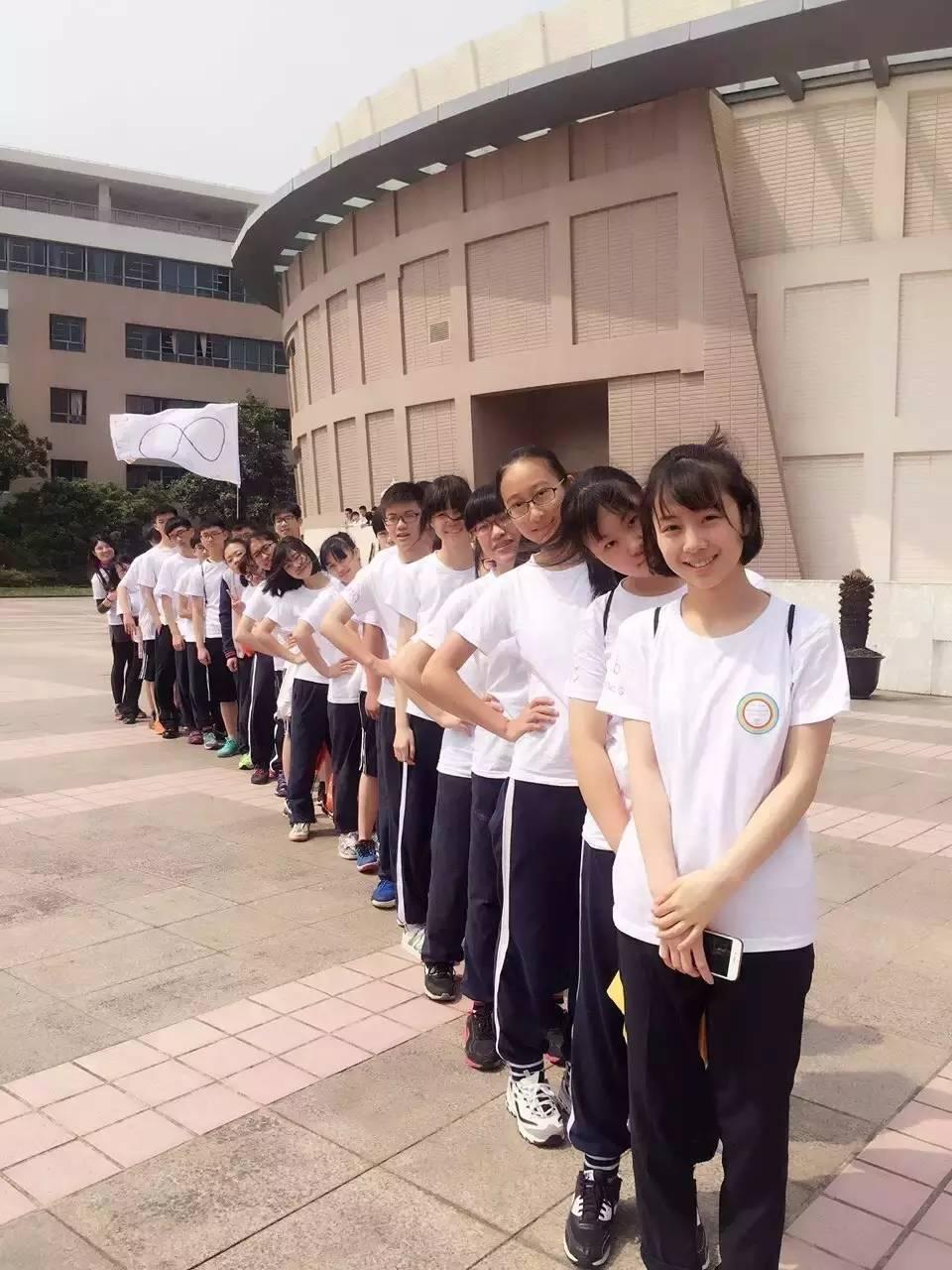 Add some color to your life!——国际部高中滴水湖color run炫彩青春图片_1