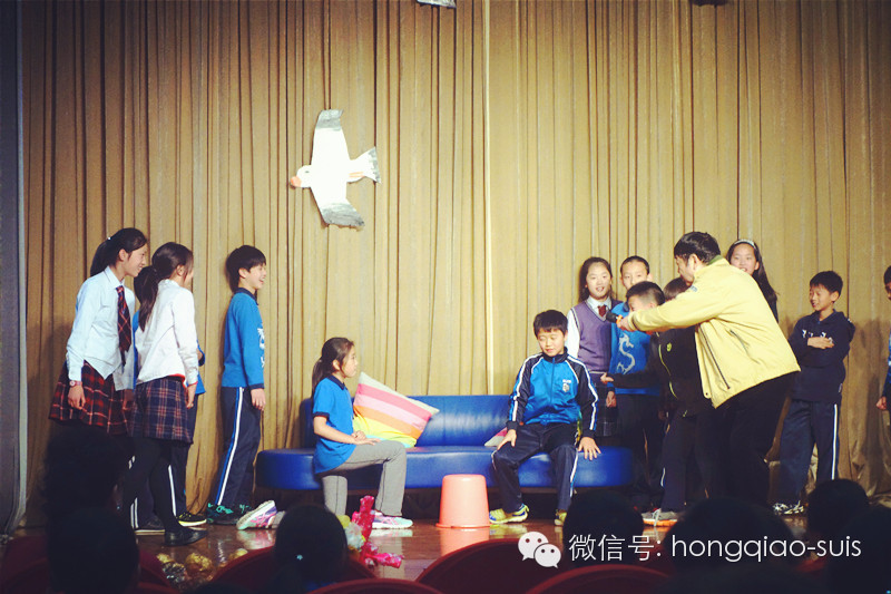 表演艺术家王馥荔女士和导演王群先生的协和之行 Famous Actor and Director Visited Us图片_3 表演艺术家王馥荔女士和导演王群先生的协和之行 Famous Actor and Director Visited Us图片_3