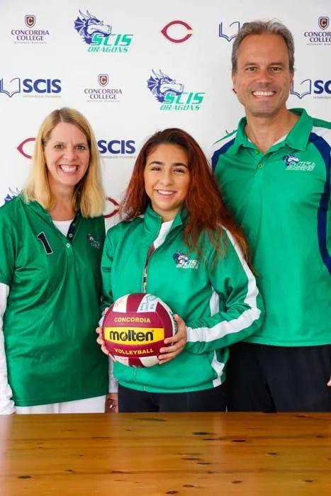Izzy Johnson First Female Athlete to Commit to NCAA Sports Team图片_127