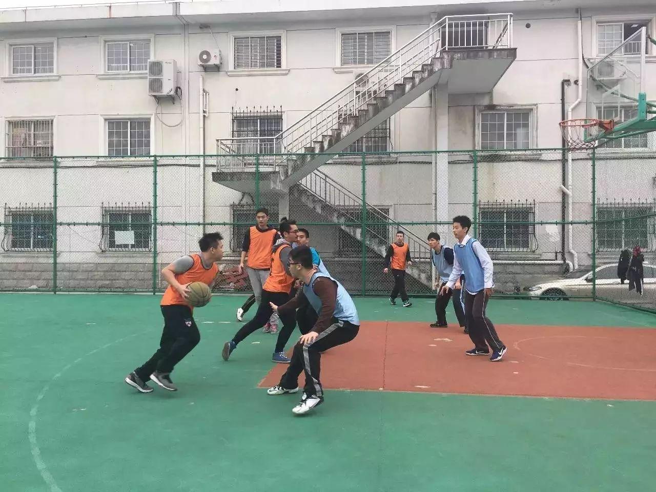 光华剑桥篮球校队VS牛津剑桥导师队图片_255