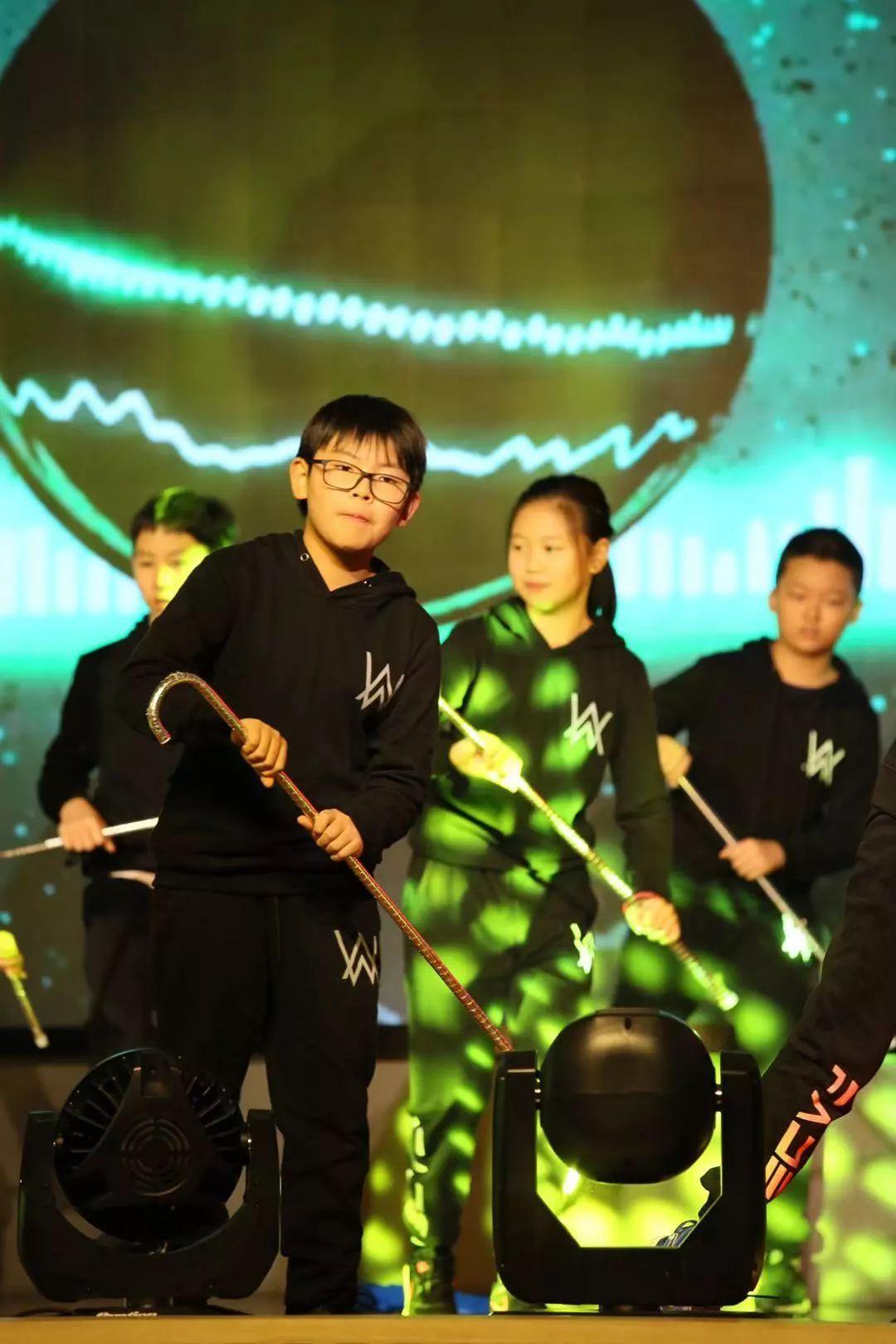 倾听音乐的心声 展示眼中的世界图片_8191 倾听音乐的心声 展示眼中的世界图片_8191