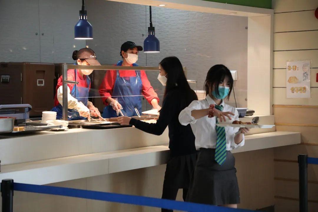Pao School cheers resumption of classes at Songjiang campus图片_511