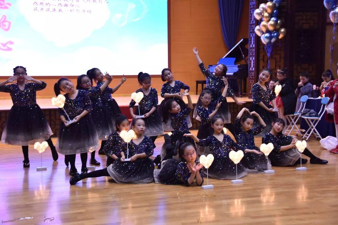 我十岁了!三年级感恩系列迎新晚会图片_1152921504606846975 我十岁了!三年级感恩系列迎新晚会图片_1152921504606846975