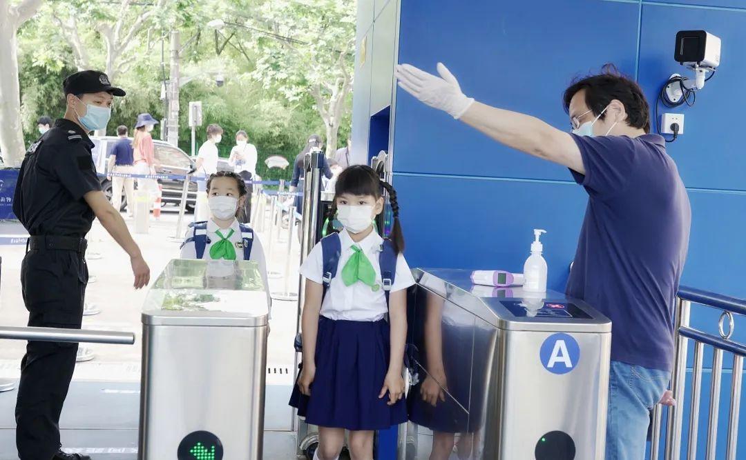 孩子们都回来了!这令人难忘的一天图片_2047 孩子们都回来了!这令人难忘的一天图片_2047