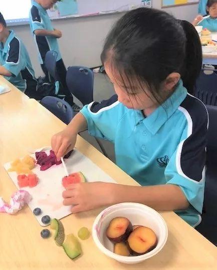学习如何制作水果沙拉 Learn How to Make Fruit Salad图片_15 学习如何制作水果沙拉 Learn How to Make Fruit Salad图片_15