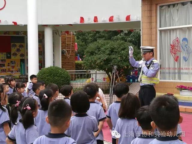 交警叔叔进校园图片_31