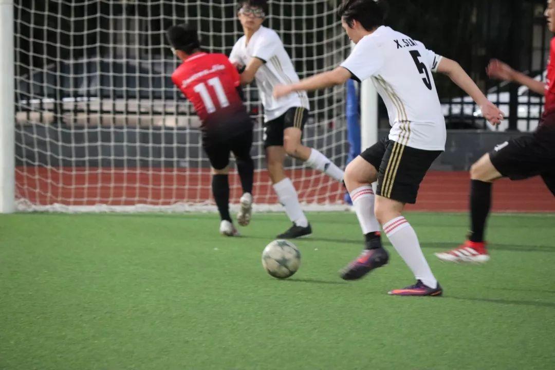 足球联赛 | 上实剑桥 vs 平和图片_137438953471
