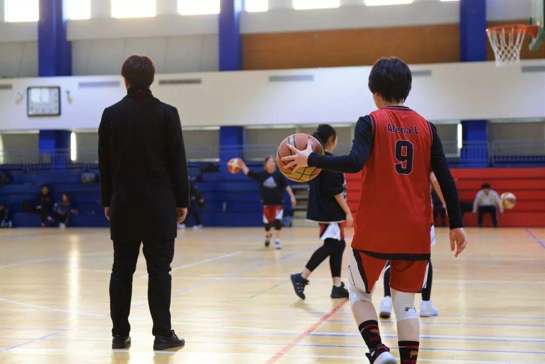 巾帼不让须眉 | 上实 vs 协和女篮友谊赛图片_524287 巾帼不让须眉 | 上实 vs 协和女篮友谊赛图片_524287