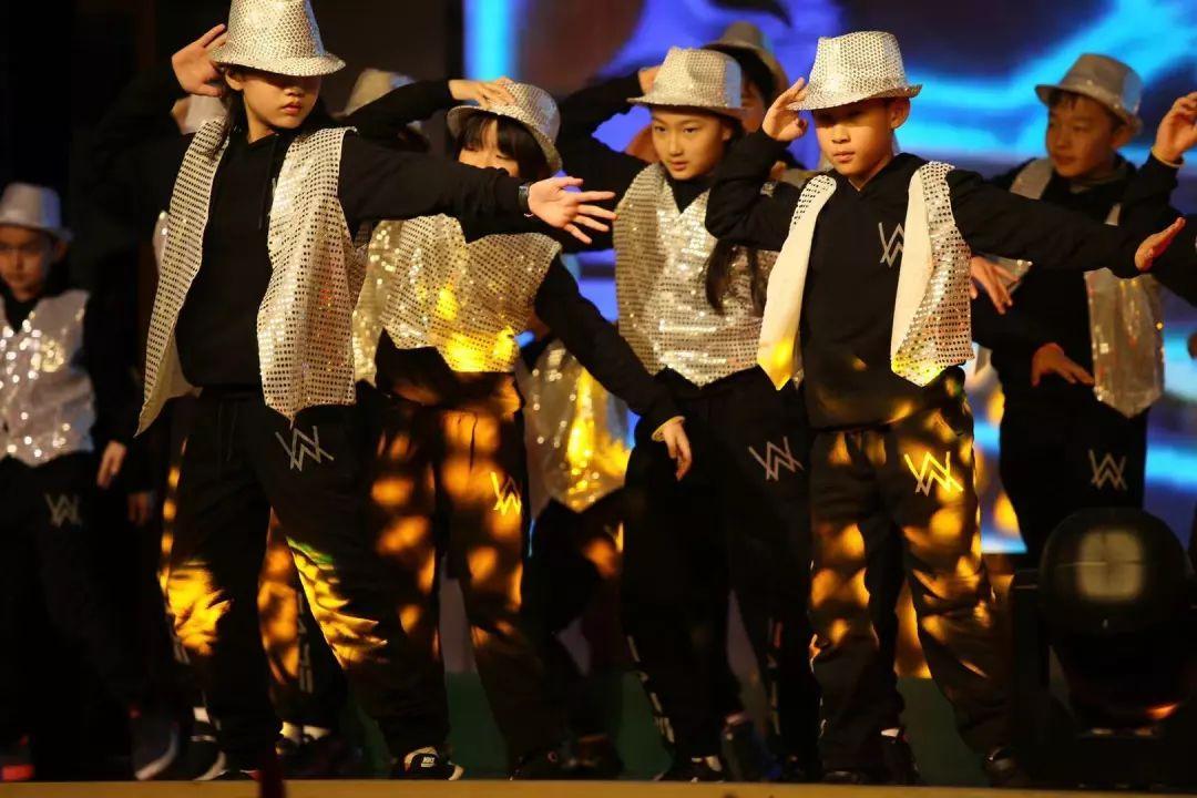 世外小学2019年"倾听音乐的心声”主题迎新活动图片_883423532389192164791648750371459257913741948437809479060803100646309887 世外小学2019年"倾听音乐的心声”主题迎新活动图片_883423532389192164791648750371459257913741948437809479060803100646309887