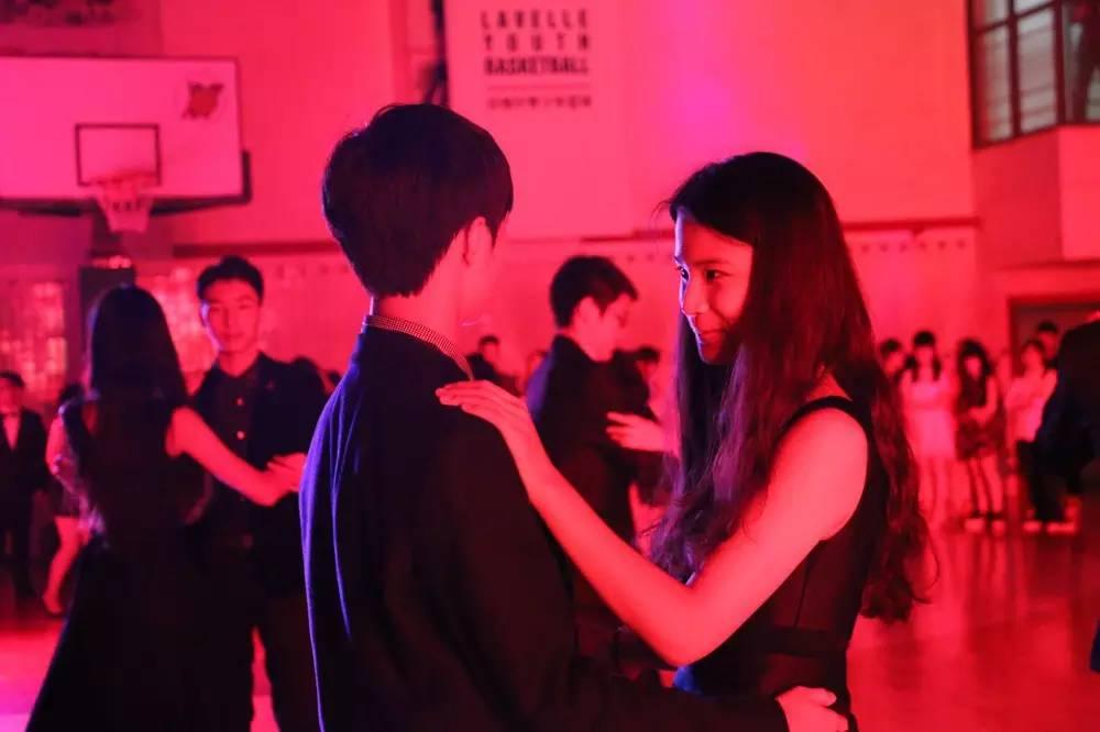 花开有季，跳舞有时——国际部高中首场新生舞会炫动青春图片_16777215