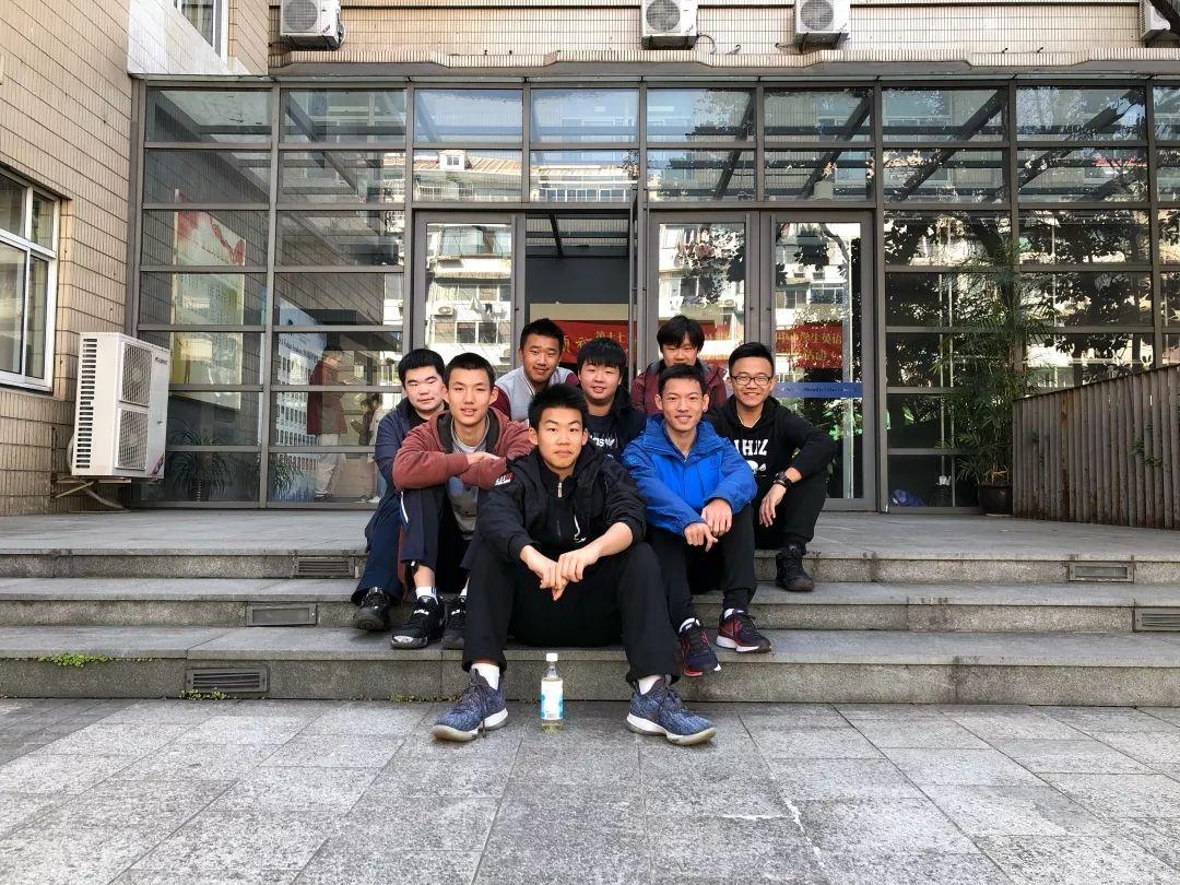 谁羽争锋——记光华剑桥第一届As年级羽毛球赛图片_33554431 谁羽争锋——记光华剑桥第一届As年级羽毛球赛图片_33554431