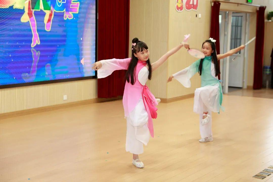 爱在星辰，甜蜜闪耀——上海市实验学校国际部（浦东）2015级学生毕业典礼图片_1099511627775