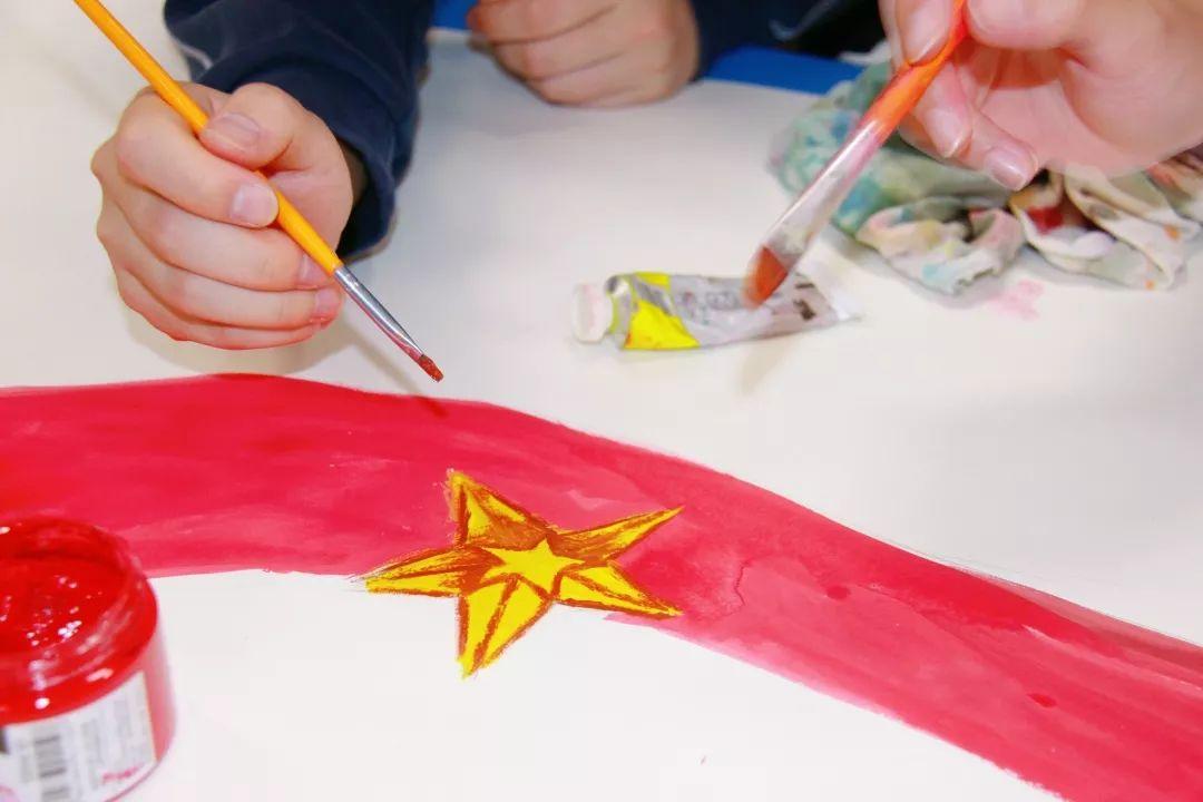 庆祖国七十华诞,抒心中激扬情怀 | 记西南位育中学国际部庆祝中华人民共和国成立70周年系列活动图片_7 庆祖国七十华诞,抒心中激扬情怀 | 记西南位育中学国际部庆祝中华人民共和国成立70周年系列活动图片_7