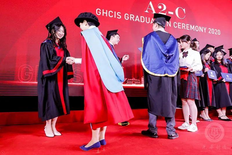 心怀感恩，筑梦远航 |2020届光华剑桥毕业典礼图片_1152921504606846975