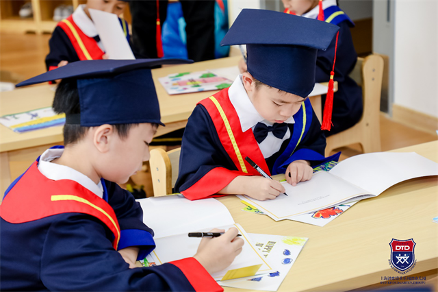 我们毕业啦!We are graduates!图片_1023 我们毕业啦!We are graduates!图片_1023