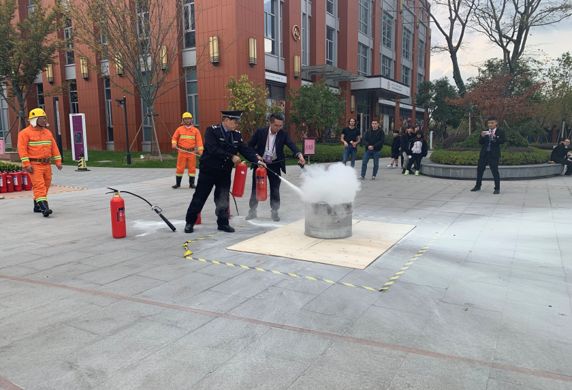 园区生活丨学院2019年“119”消防演习顺利举行图片_67108863