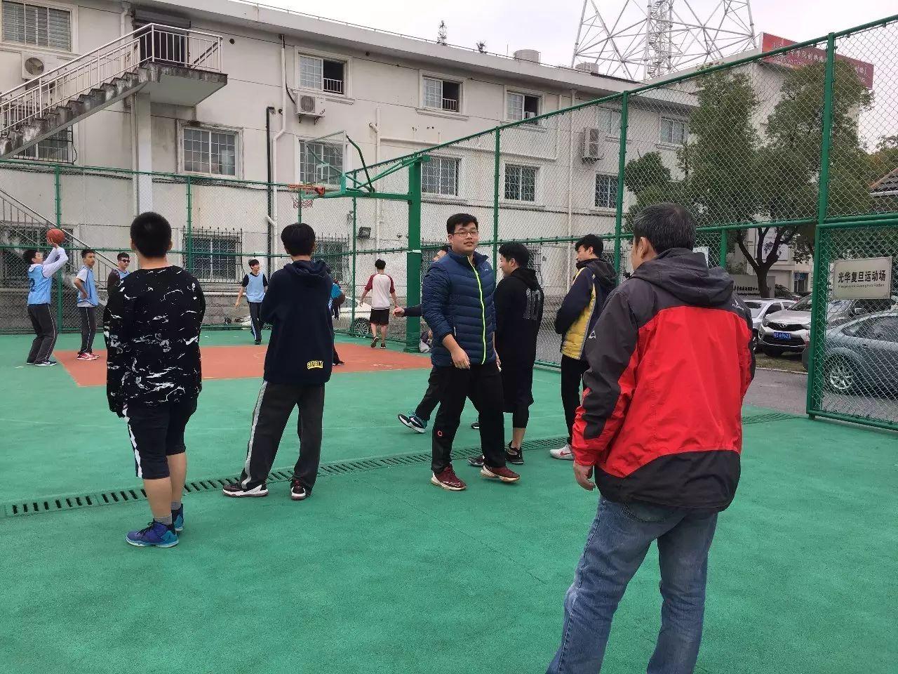 光华剑桥篮球校队VS牛津剑桥导师队图片_15