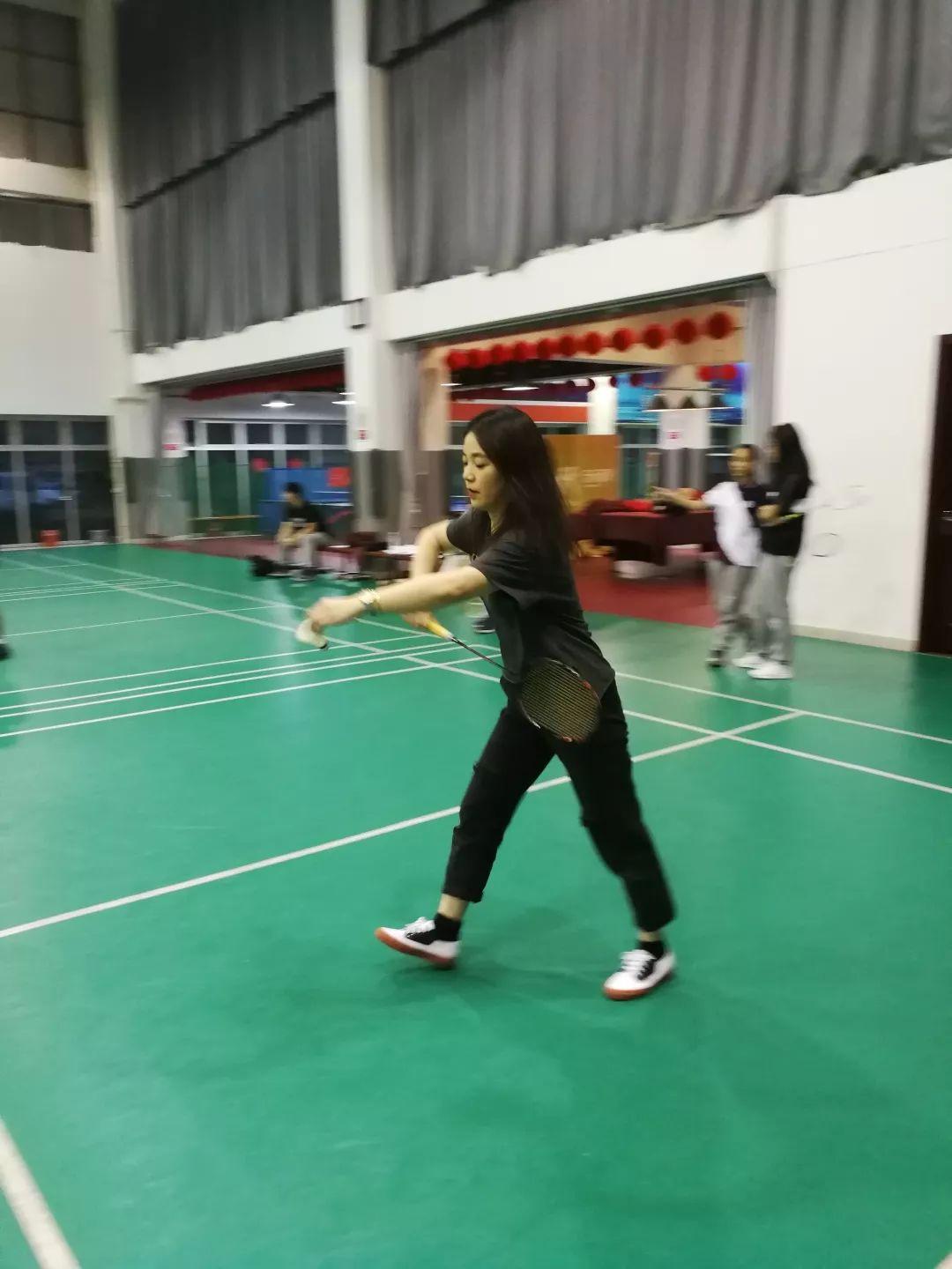 谁羽争锋——记光华剑桥第一届As年级羽毛球赛图片_2097151 谁羽争锋——记光华剑桥第一届As年级羽毛球赛图片_2097151