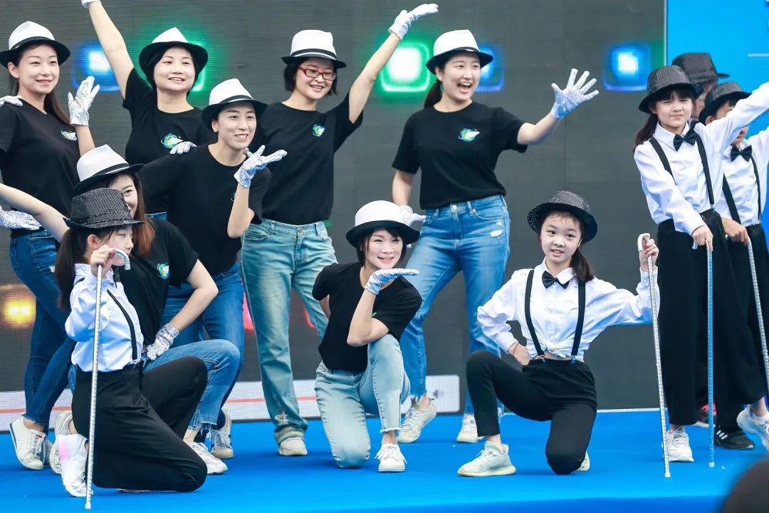 预见未来的自己——世外小学双语部五年级毕业典礼图片_524287