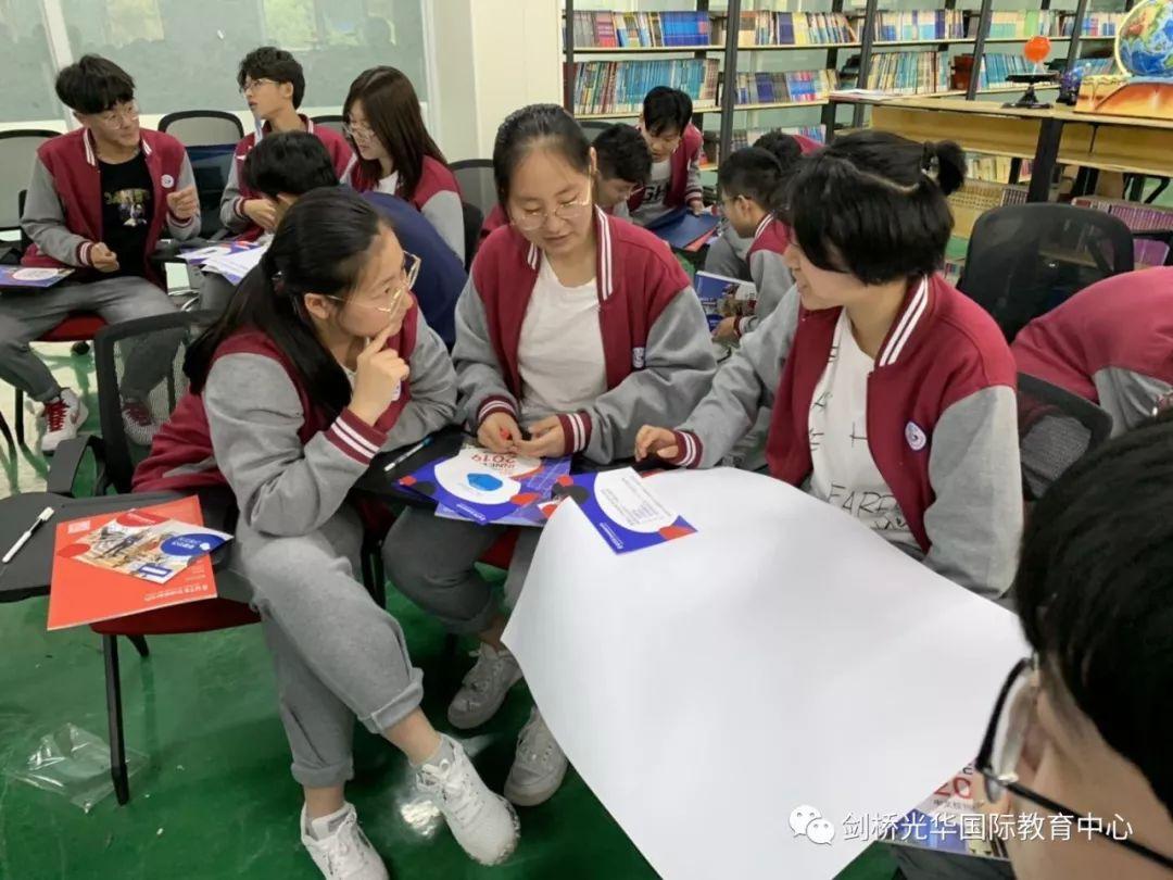 QS五星商学院讲师告诉你一个真实的商科图片_511