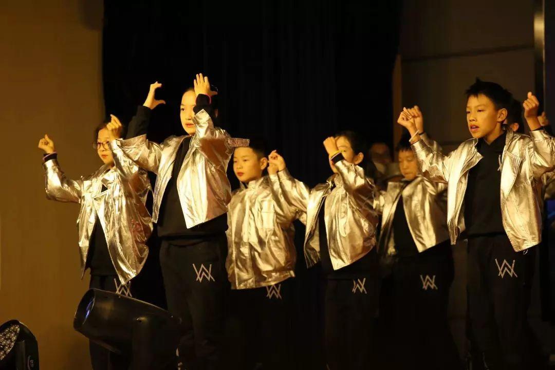 世外小学2019年"倾听音乐的心声”主题迎新活动图片_452312848583266388373324160190187140051835877600158453279131187530910662655 世外小学2019年"倾听音乐的心声”主题迎新活动图片_452312848583266388373324160190187140051835877600158453279131187530910662655