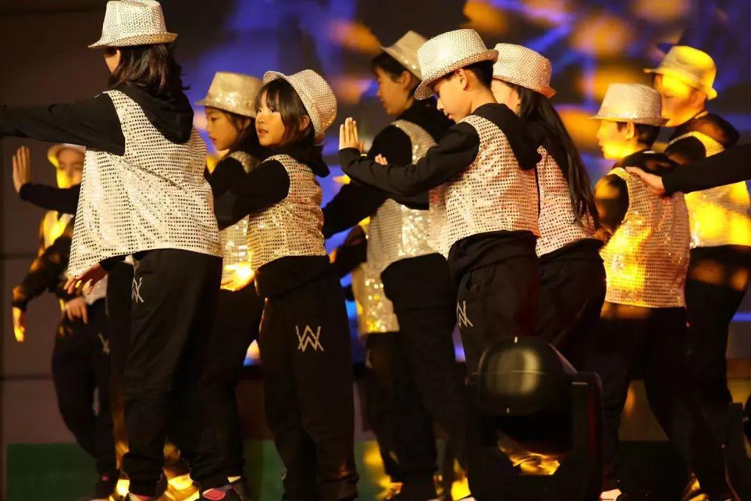 世外小学2019年"倾听音乐的心声”主题迎新活动图片_441711766194596082395824375185729628956870974218904739530401550323154943 世外小学2019年"倾听音乐的心声”主题迎新活动图片_441711766194596082395824375185729628956870974218904739530401550323154943