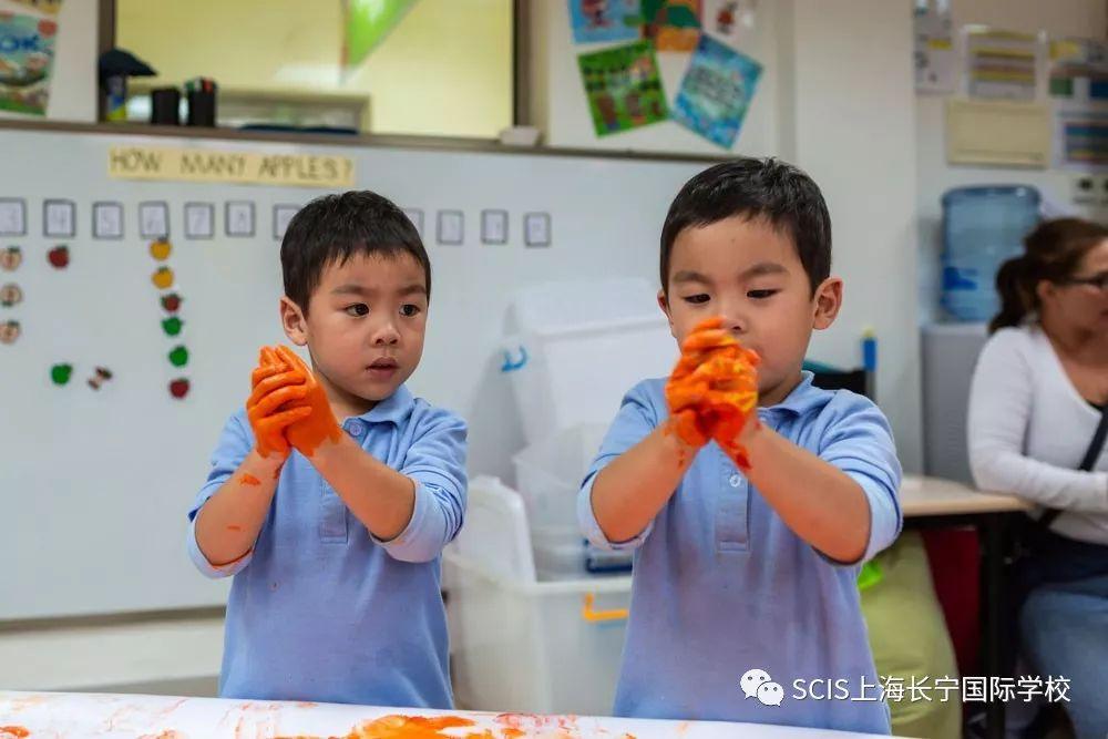 Fun and Exploration at ECE's Family Fall Harvest Festival图片_31