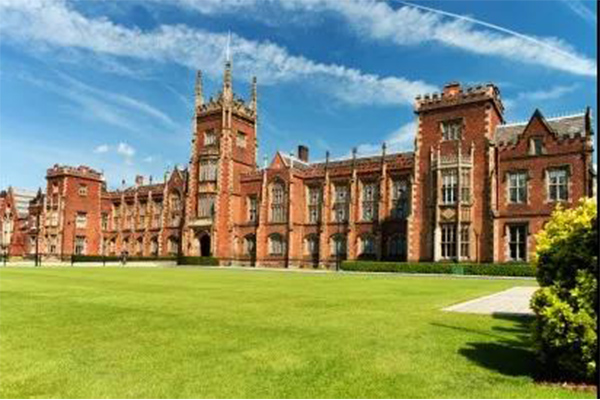 豪横包机接留学生回校 英国女王大学本科申请条件来啦内容图片_1