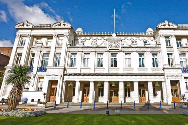 英国法律专业Alevel入学要求 这TOP10大学最低要求只要ABB内容图片_1