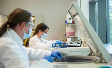 新消息：牛津大学新冠疫苗获批，英国疫苗接种速度将大大提升内容图片_1