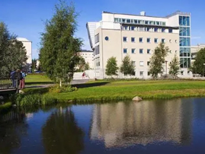 ​英国萨里大学世界排名怎么样？值得读吗？这可是拥有英国皇室颁发的电子工程皇家教授席位的大学哦