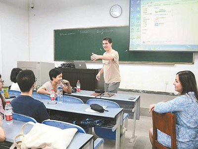 刚接触国际课程的同学如何才能学好数学呢？牛剑数学专业学姐认为词汇比刷题更重要