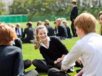 英国开学时间为3月8日？英国首相已宣布了英国解封路线了