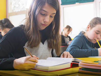 感觉ALEVEL太难？很可能是因为不懂怎么读ALEVEL教材