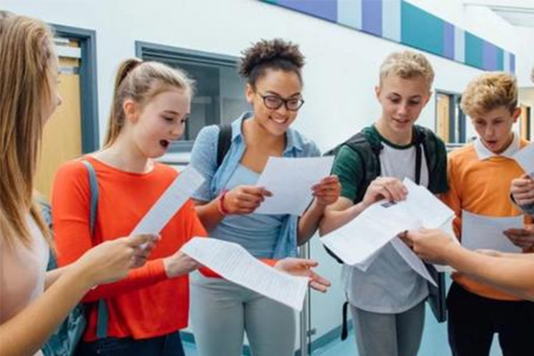 2022年Alevel夏季大考也面临取消依靠评估成绩？AL学员该如何拿分内容图片_1