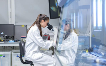 帝国理工本科学费一年多少钱？数学等专业要近30万