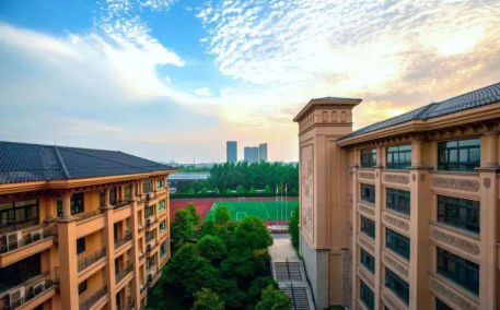 星河湾和WLSA哪个好？招生条件 藤校录取成绩 入学考试 学费都来比一比内容图片_1