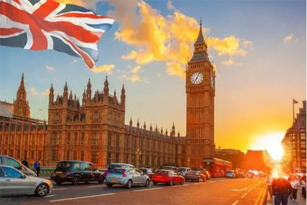 英国本科留学专业推荐来了 这些专业备受企业和雇主青睐内容图片_1